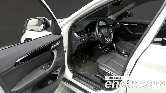 BMW X1 2022 — Фото 10/20