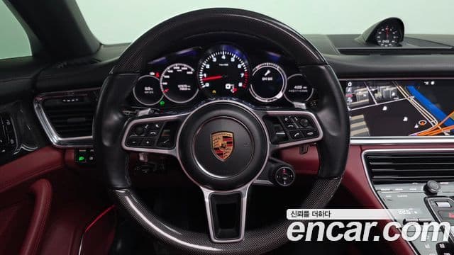 Porsche Panamera 2020 — ფოტო 13/20