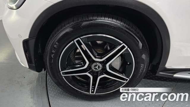 Mercedes-Benz GLC-Class 2022 — Photo 11/20