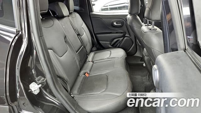 Jeep Renegade 2019 — Şəkil 12/20