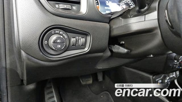 Jeep Renegade 2019 — Şəkil 16/20