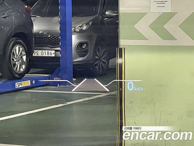 Volkswagen Touareg 2023 — Photo 7/20
