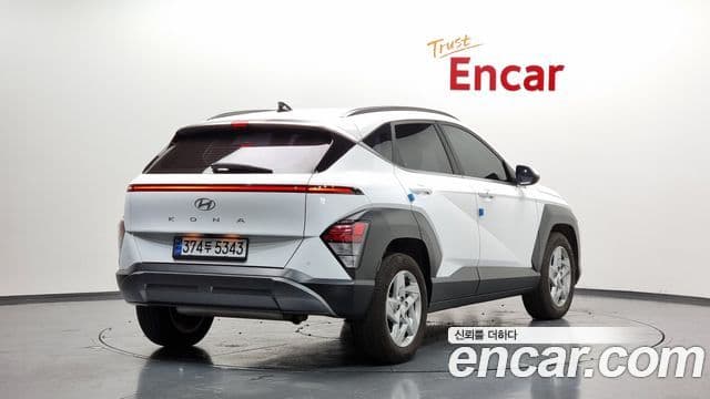 Hyundai Kona 2023 — Фото 2/20