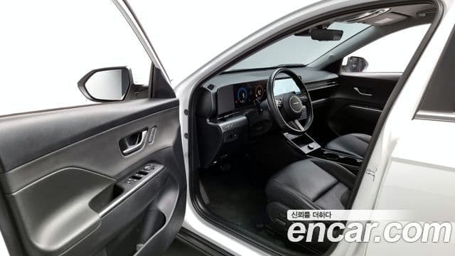 Hyundai Kona 2023 — Фото 10/20
