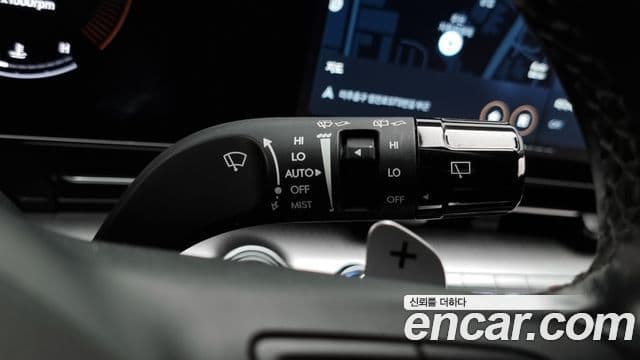 Hyundai Kona 2023 — Фото 18/20