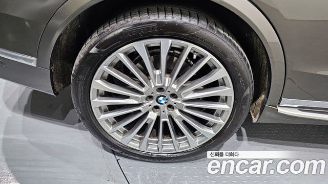 BMW X7 2020 — ფოტო 5/20