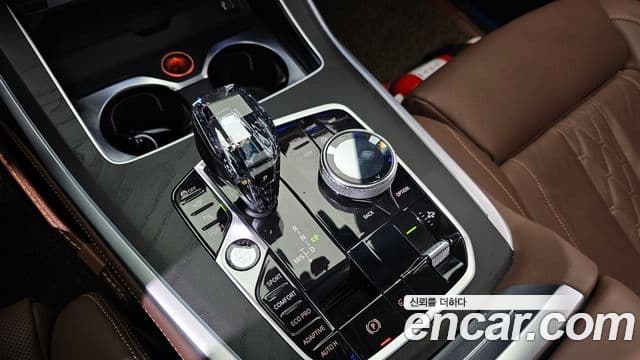BMW X7 2020 — ფოტო 9/20