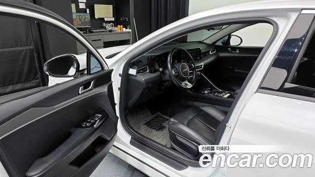Kia K5 2023 — ფოტო 10/20