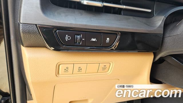 Kia Carnival 2023 — ფოტო 8/20