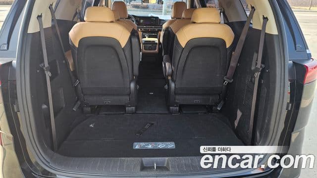 Kia Carnival 2023 — ფოტო 20/20