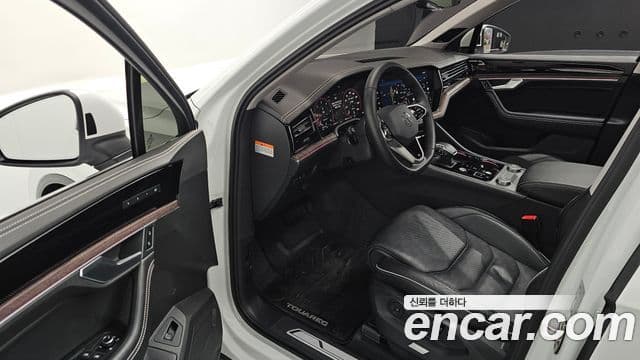 Volkswagen Touareg 2024 — Şəkil 11/20