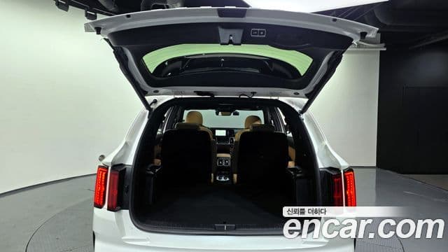 Kia Sorento 2021 — Фото 20/20