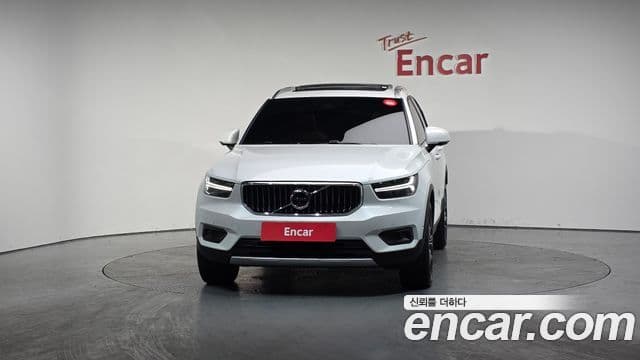 Volvo XC40 2020 — ფოტო 3/20