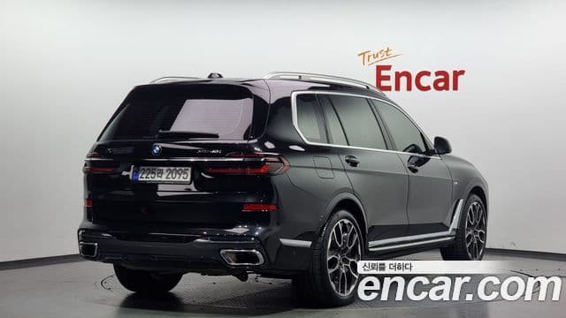 BMW X7 2023 — Photo 12/20