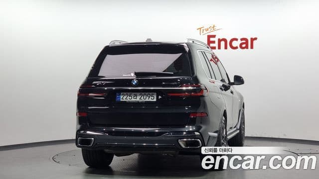 BMW X7 2023 — Photo 9/20