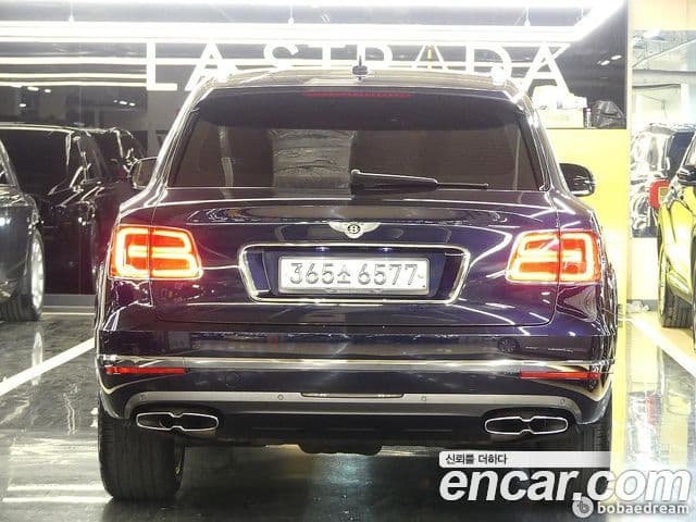 Bentley Bentayga 2020 — Фото 1/20