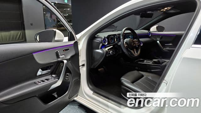 Mercedes-Benz A-Class 2022 — Şəkil 17/20