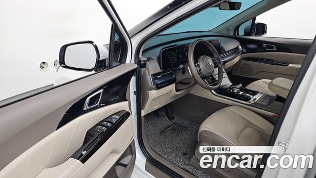 Kia Carnival 2021 — Photo 18/20