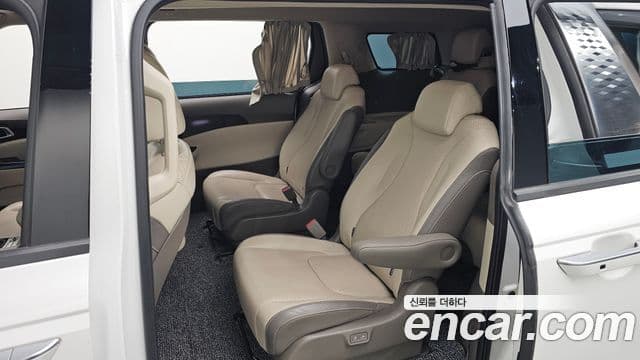 Kia Carnival 2021 — Photo 10/20