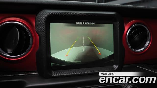 Jeep Wrangler 2022 — Фото 15/20
