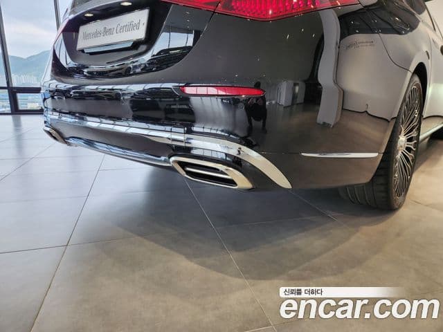 Mercedes-Benz S-Class 2023 — Photo 6/19