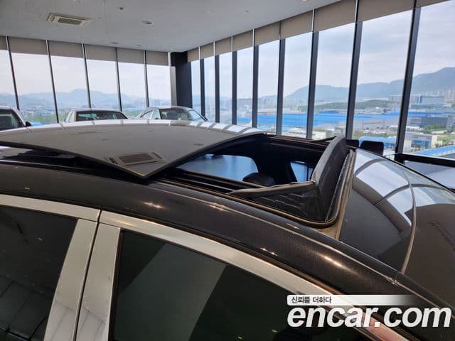 Mercedes-Benz S-Class 2023 — Photo 17/19