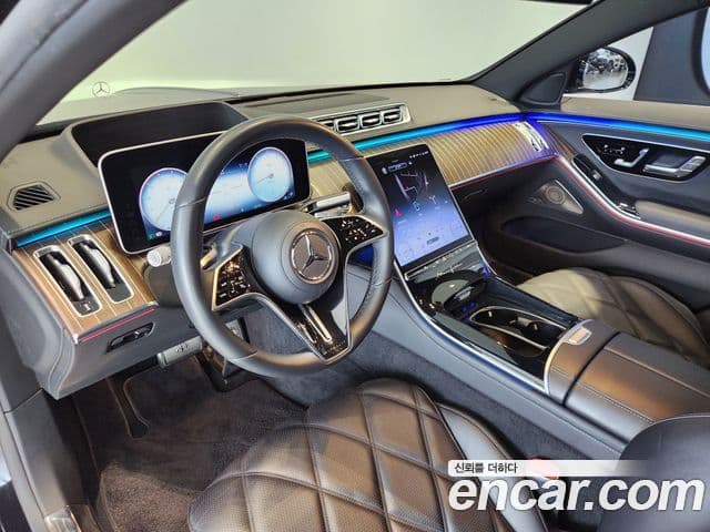 Mercedes-Benz S-Class 2023 — Photo 12/19