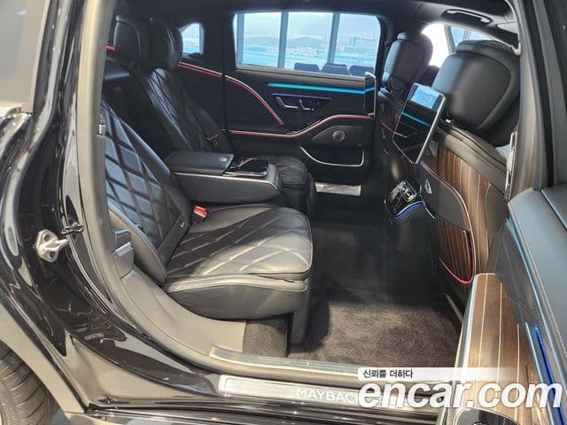 Mercedes-Benz S-Class 2023 — Photo 2/19