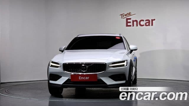 Volvo V60 Cross Country 2022 — Şəkil 3/20