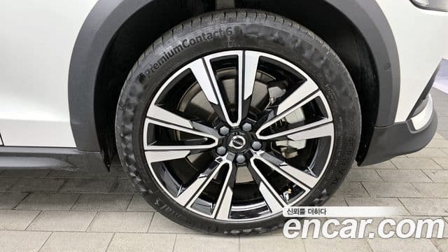 Volvo V60 Cross Country 2022 — Şəkil 5/20