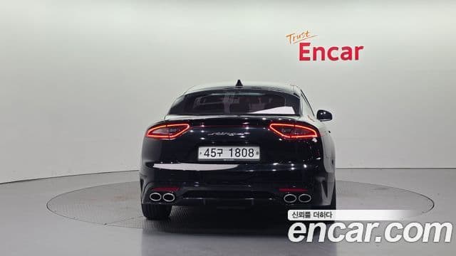 Kia Stinger 2018 — ფოტო 9/20