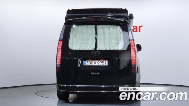 Hyundai Staria 2022 — ფოტო 4/20