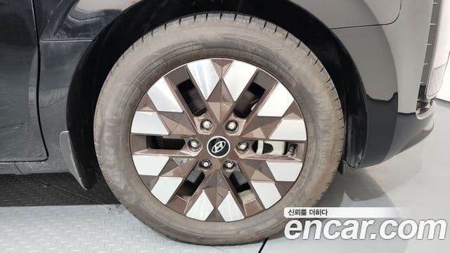 Hyundai Staria 2022 — ფოტო 5/20