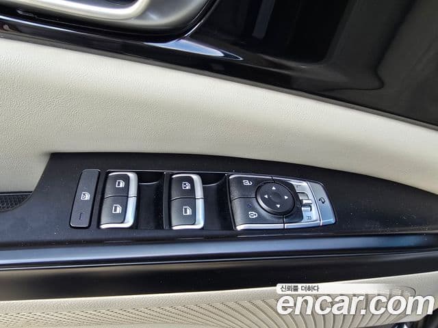 Kia Carnival 2023 — Şəkil 7/20