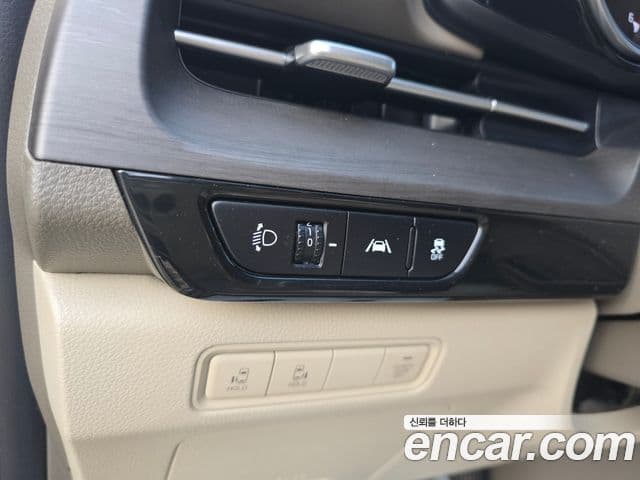 Kia Carnival 2023 — Şəkil 8/20