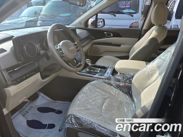 Kia Carnival 2023 — Şəkil 16/20