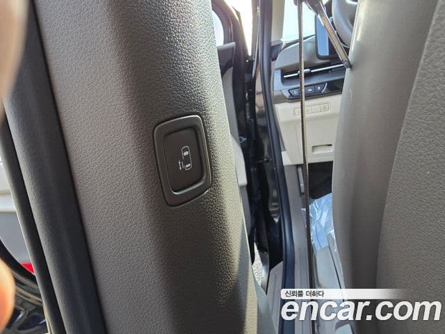 Kia Carnival 2023 — Şəkil 19/20