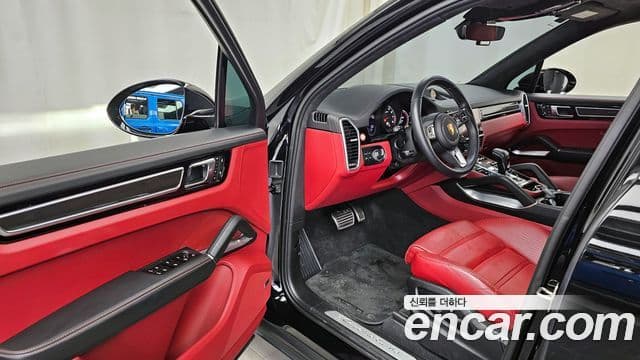Porsche Cayenne 2023 — ფოტო 9/20