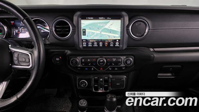Jeep Wrangler 2022 — Şəkil 14/20