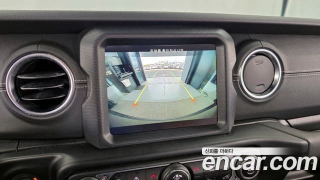Jeep Wrangler 2022 — Şəkil 15/20