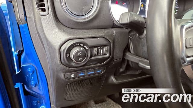 Jeep Wrangler 2022 — Şəkil 18/20