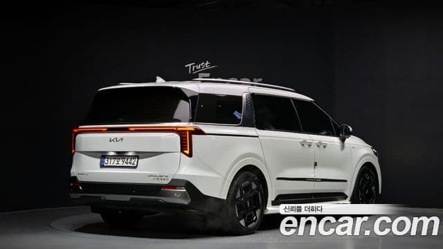Kia Carnival 2024 — Şəkil 2/20