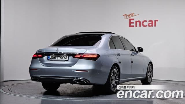 Mercedes-Benz E-Class 2020 — ფოტო 2/20
