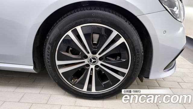 Mercedes-Benz E-Class 2020 — ფოტო 5/20
