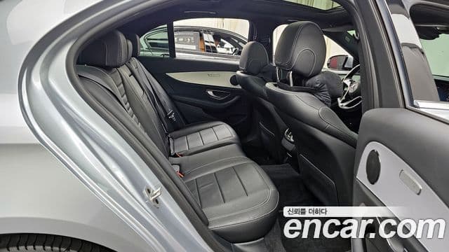 Mercedes-Benz E-Class 2020 — ფოტო 12/20