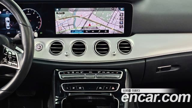 Mercedes-Benz E-Class 2020 — ფოტო 14/20