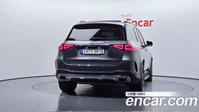 Mercedes-Benz GLE-Class 2021 — ფოტო 16/20