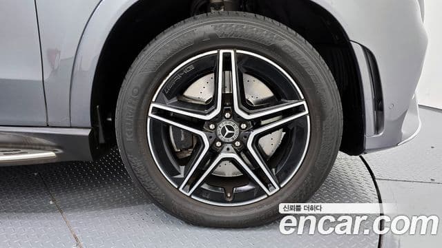 Mercedes-Benz GLE-Class 2021 — ფოტო 8/20