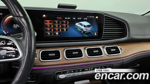 Mercedes-Benz GLE-Class 2021 — ფოტო 15/20
