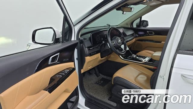 Kia Carnival 2021 — ფოტო 10/20